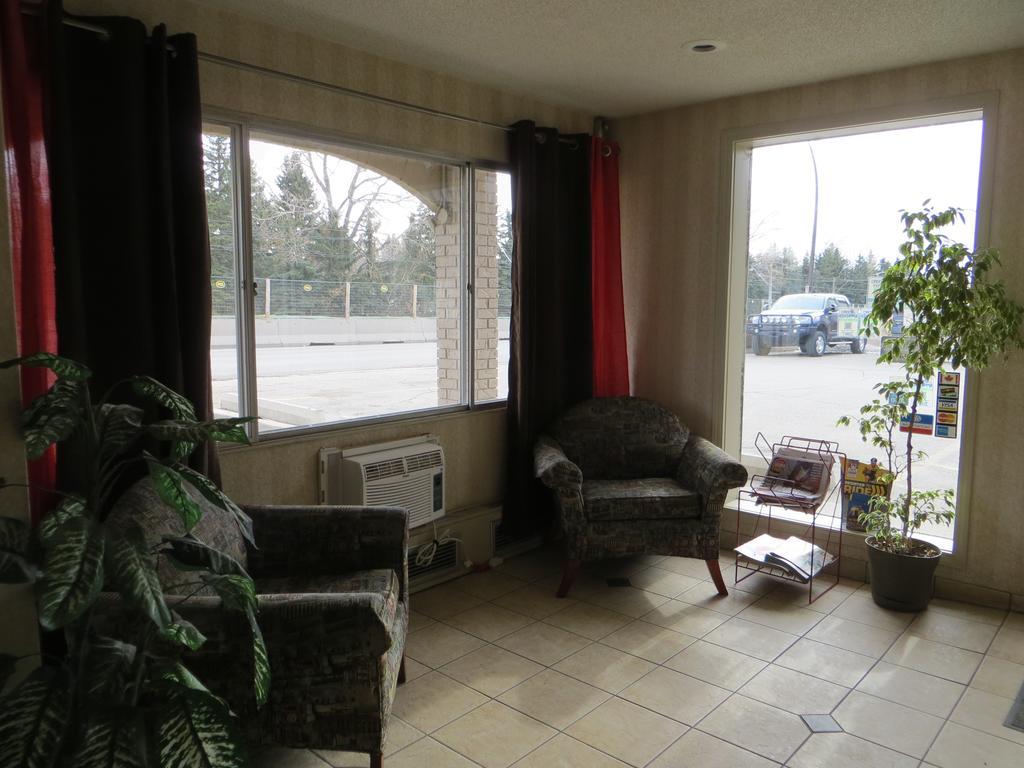Ramada Limited Calgary Hotel Buitenkant foto