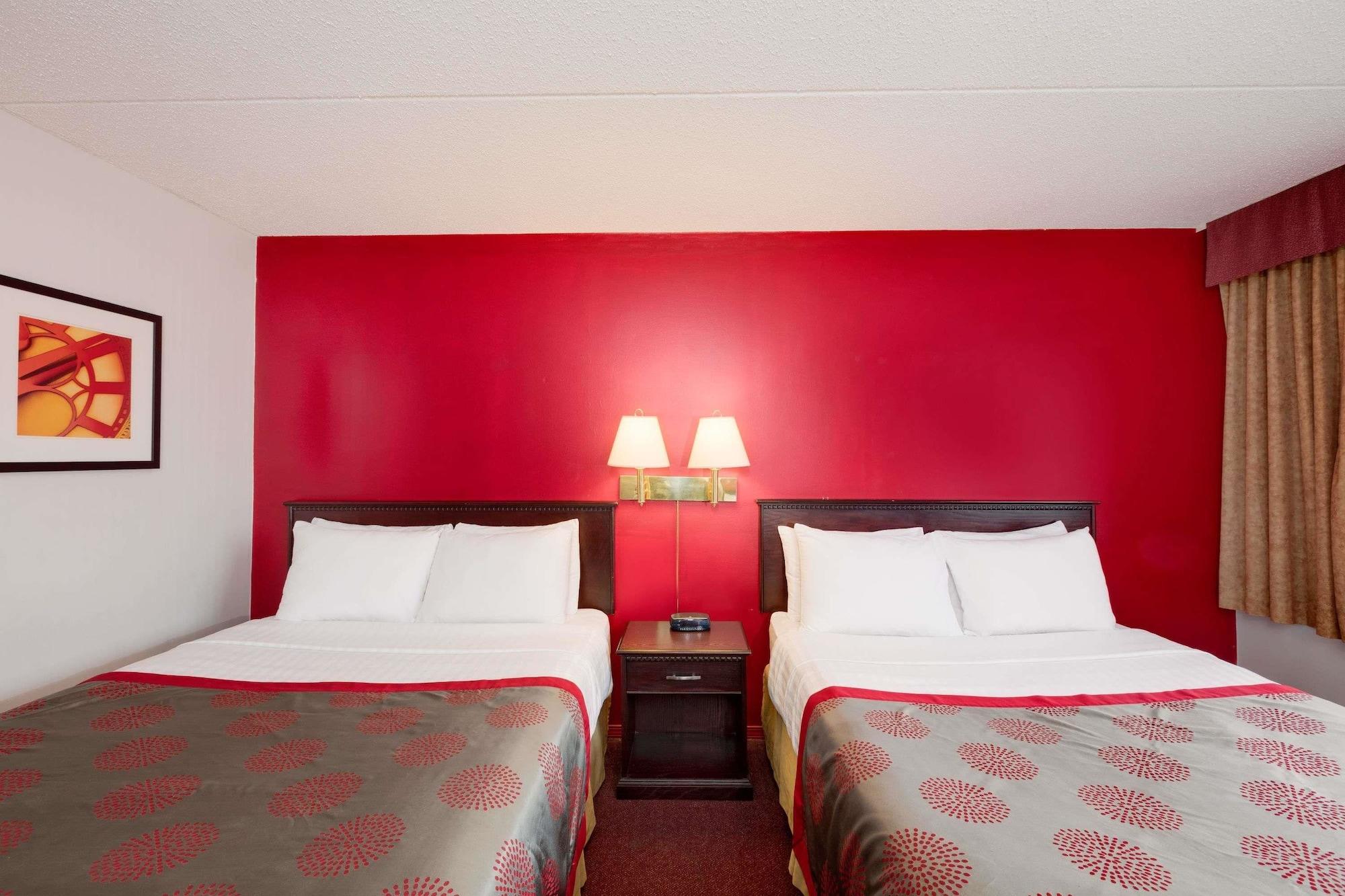 Ramada Limited Calgary Hotel Buitenkant foto